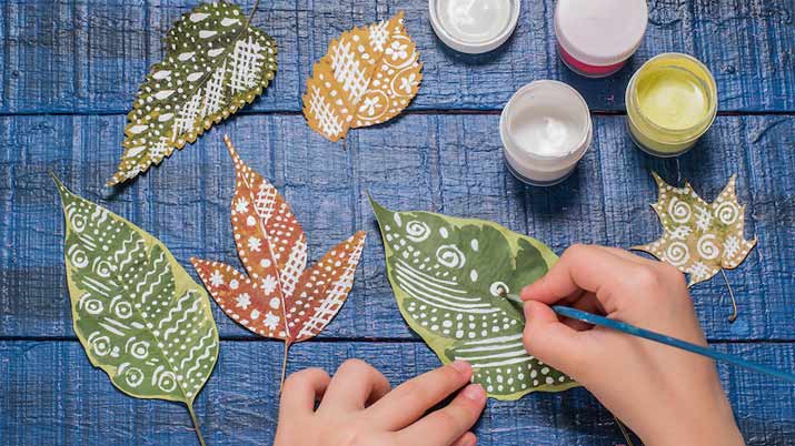 10 manualidades con hojas de otono pintar