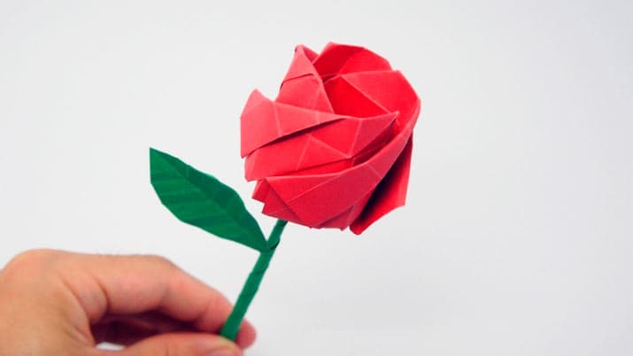 7 manualidades para hacer rosas con niños