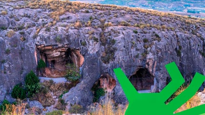 Visitas a la Cueva de la Serreta y Barranco de los Grajos