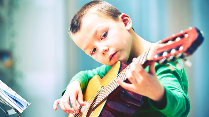 Tocar un instrumento ayuda a niños que sufren ansiedad