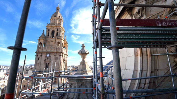 Murcianos y visitantes podrán visitar las obras de la fachada de la Catedral